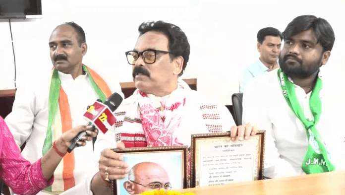 चमरा लिंडा ने हेमंत सोरेन की पीठ पर छुरा घोंपा है-सुखदेव भगत