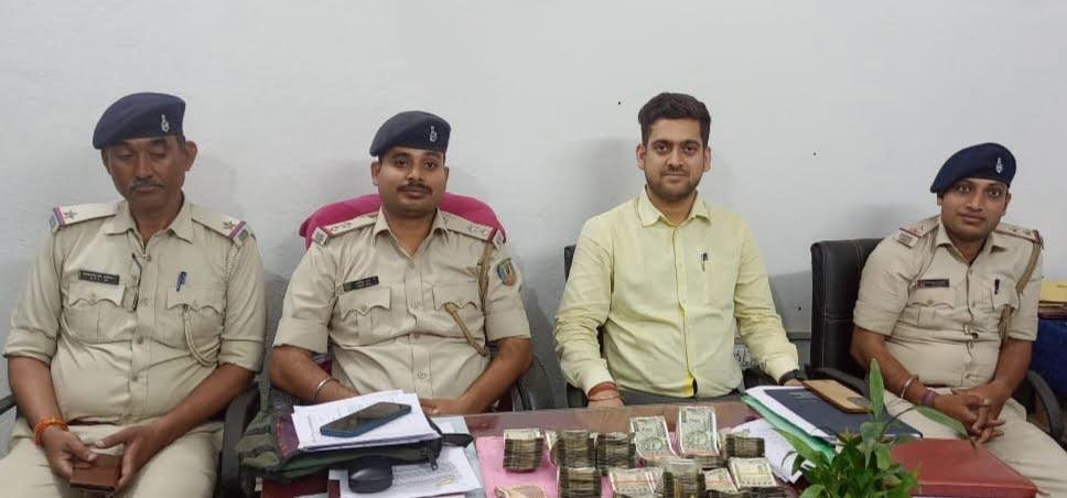 वाहन चेकिंग के दौरान मिला 5 लाख रुपए, आगे हुआ ये........