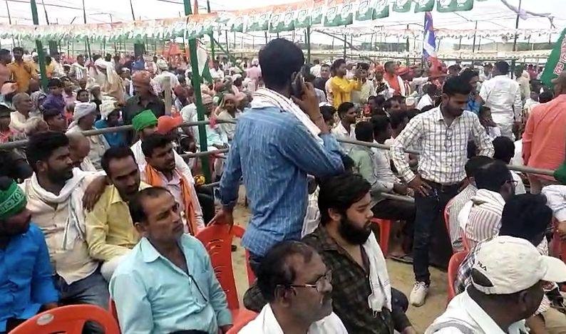 BAGAHA में तेजस्वी की मौजूदगी में राजद में शामिल हुए भाजपा नेता दीपक यादव, मिला टिकट 1 22Scope News BAGAHA