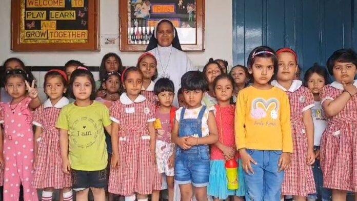 कार्मेल में 'माता-पिता अभिविन्यास' कार्यक्रम का सफलतापूर्वक आयोजन