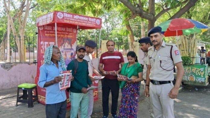 अगलगी की घटना में कमी लाने के लिए टिप्स देने में जुटी फायर ब्रिगेड की टीम