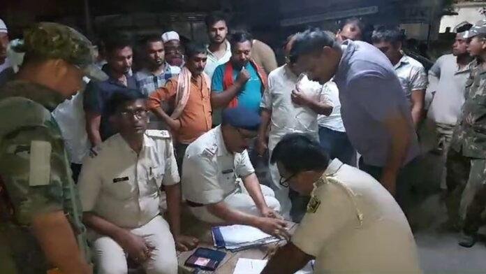 हाइवा ट्रक ने मोटरसाइकिल सवार को रौंदा, 2 व्यक्ति की मौत