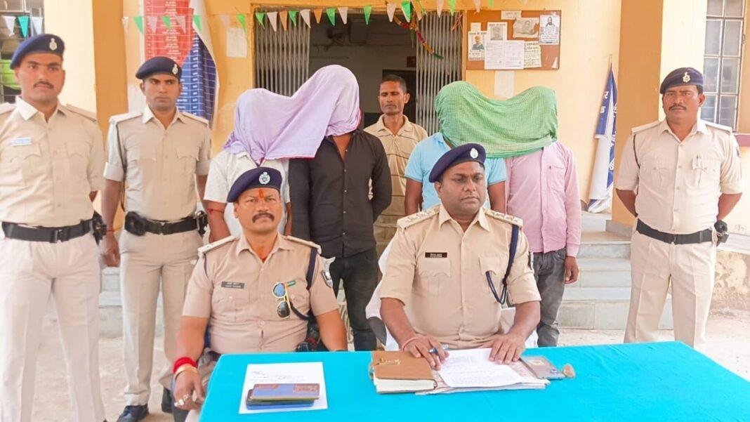 भारी मात्रा में शराब के साथ 4 तस्कर गिरफ्तार
