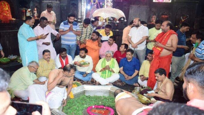 प्रेम कुमार ने सुशील मोदी को जल्द स्वस्थ होने के लिए की पूजा