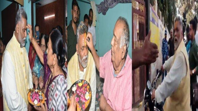 मां-बाप का आशीर्वाद लेने के बाद बुलेट से नामांकन करने पहुंचे पप्पू