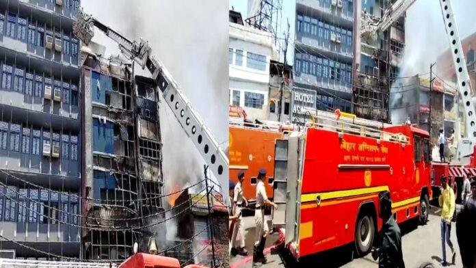 पटना जंक्शन स्थित होटल में लगी भीषण आग, मौके पर पहुंची दमकल की गाड़ी