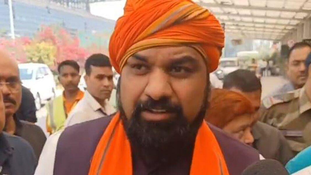 सम्राट का तेजस्वी पर तंज, कहा- 1 करोड़ लोगों को रोजगार देने के नाम पर कितनी लेंगे जमीन