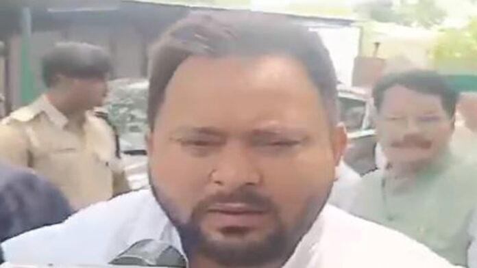 सीएम के रोड शो पर तेजस्वी का तंज, कहा- मेरी कॉपी कर रहे हैं नीतीश कुमार