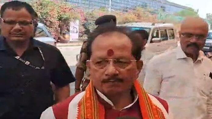 Vijay Sinha विजय सिन्हा का तेजस्वी पर तंज, कहा- बड़ बोले पिता के बड़ बोले पुत्र के बारे में क्या कहना