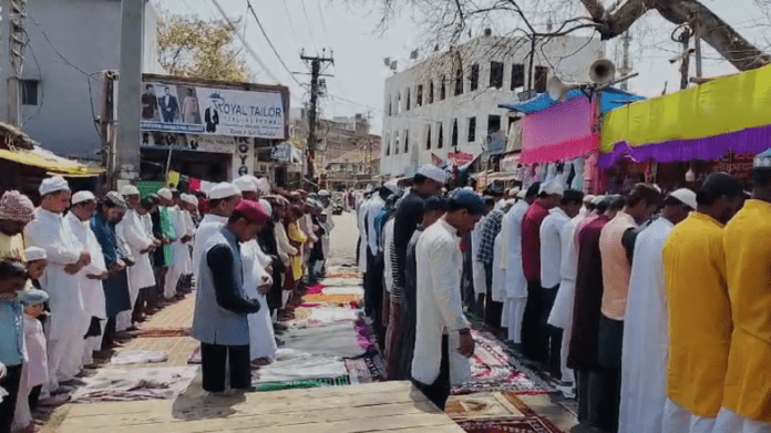 अमन और सुकून के साथ अदा की गई अलविदा जुमे की नमाज......