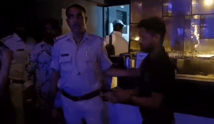 जमशेदपुर में अवैध डांस बार का भंडाफोड़, 10 युवतियां......