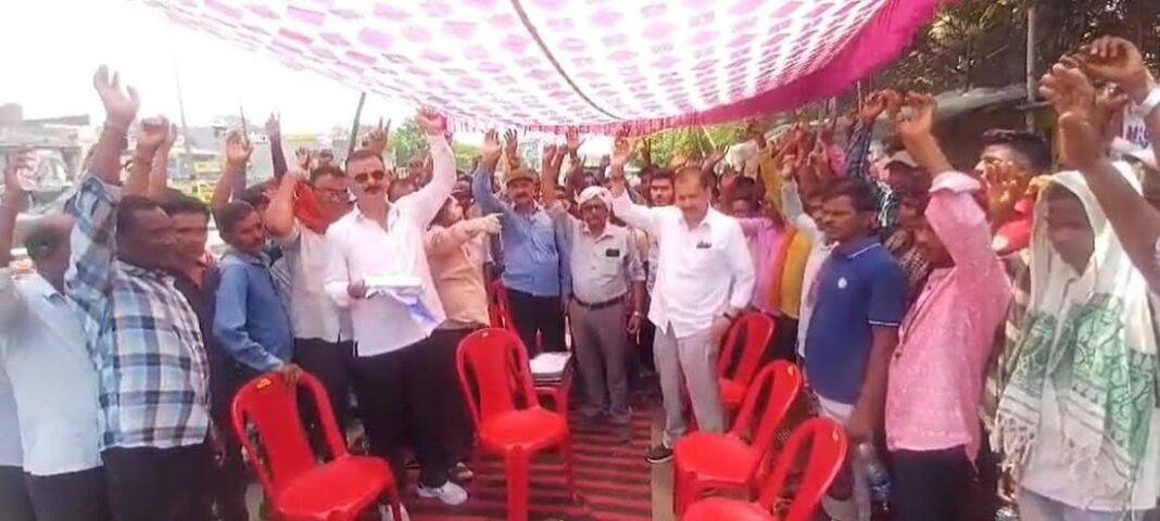 Adityapur Industrial Area News : आर डी रबर कंपनी के खिलाफ कोल्हान मजदूर यूनियन का अनिश्चित कालीन