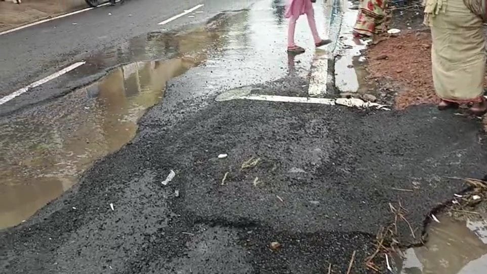 भ्रस्टाचार की भेंट चढ़ा मुख्या सड़क