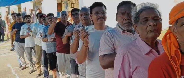 झारखंड की 3 सीटों पर सुबह 9 बजे तक 11.68 प्रतिशत मतदान