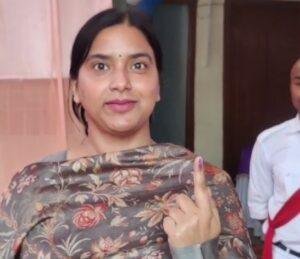 अररिया में मतदान केंद्रों पर उमड़ी मतदाताओं की भीड़ | 22Scope News Araria DM 22Scope News