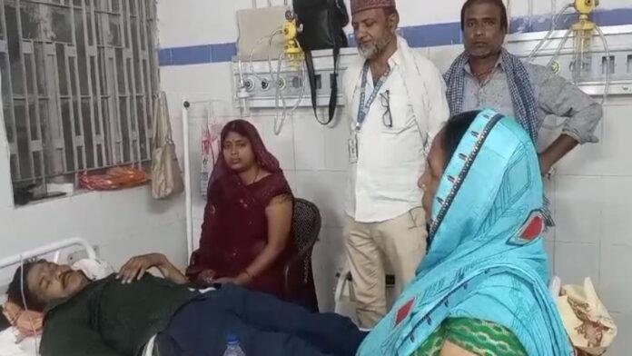 बक्सर में विद्युत विभाग कि लापरवाही आई सामने, करंट लगने से झुलसा कर्मी