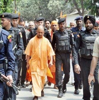 ओबीसी आरक्षण के तहत मुसलमानों को दिए जाने वाले आरक्षण के आधार की CM Yogi सच्चाई जानने में जुटे हैं। सरकार यह जांच करा रही है कि आखिर मुसलमानों को किस आधार पर आरक्षण दिया जा रहा है? 