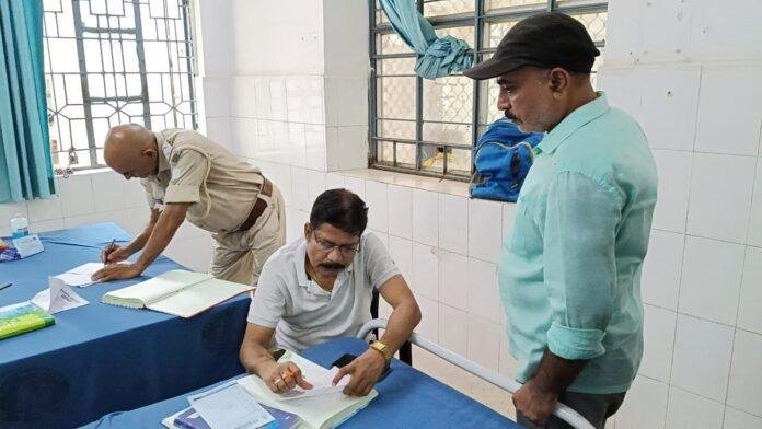 Kaimur BDO शराब के नशे में BDO ने उत्पाद की महिला अफसर व सिपाही को मारी टक्कर, गिरफ्तार