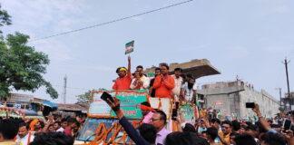 खेसारी लाल यादव ने NDA के पक्ष में किया रोड शो, कार्यकर्ताओं में जबरदस्त उत्साह