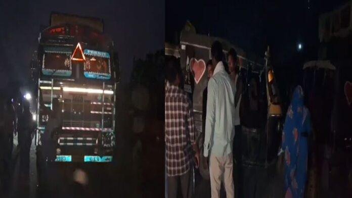 सड़क किनारे खड़े बालक को ट्रक ने मारी टक्कर, मौत, ग्रामीणों ने किया NH जाम