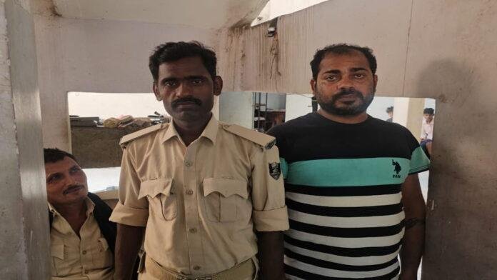 बच्ची के साथ दुष्कर्म मामले में आया नया मोड़, फरार एक आरोपी गिरफ्तार