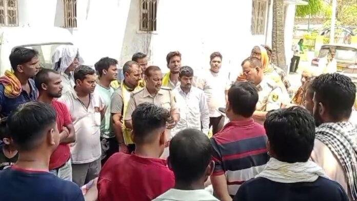 पंखे से लटका मिला झारखंड के नाजिर का शव, जांच में जुटी पुलिस