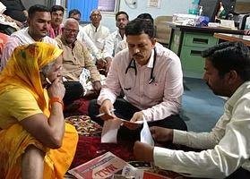 BHU – Gandhigiri : कार्डियोलॉजी के प्रोफेसर का अनशन