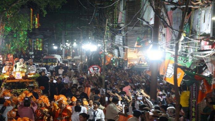 PM Modi Breaking : PM कल मेगा रोड शो करने के बाद आज 3 चुनावी जनसभा में भरेंगे हुंकार