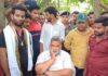 पीड़ित परिवार से मिलकर पप्पू ने की आर्थिक मदद, पुलिस की कार्रवाई पर उठाये सवाल