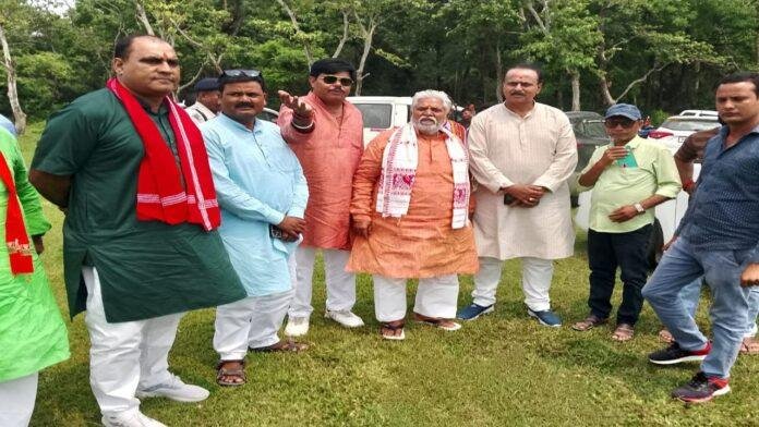 बगहा पहुंचे प्रेम कुमार, जदयू प्रत्याशी के पक्ष में किया प्रचार