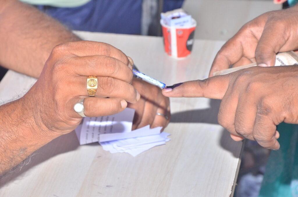 Lok Sabha Election : बिहार चुनाव आयोग ने कहा- छठे चरण की वोटिंग खत्म, 55.45 फीसद हुआ मतदान