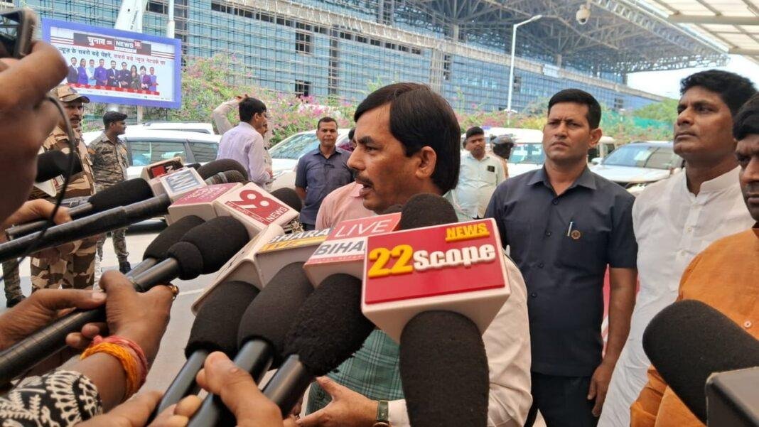 शाहनवाज ने कहा- धर्म के नाम पर नहीं दिया जा सकता आरक्षण