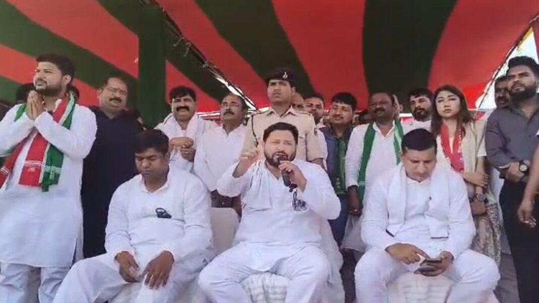 VIP प्रत्याशी प्रेमनाथ चंचल के पक्ष में तेजस्वी-सहनी ने किया प्रचार