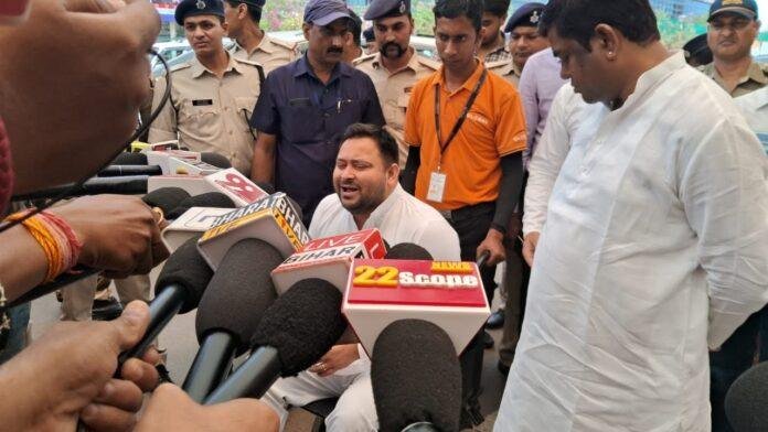 PM को तेजस्वी की नसीहत, कहा- मोदी धर्मशास्त्र सिखाते हैं, थोड़ा कीजिए काम की बात