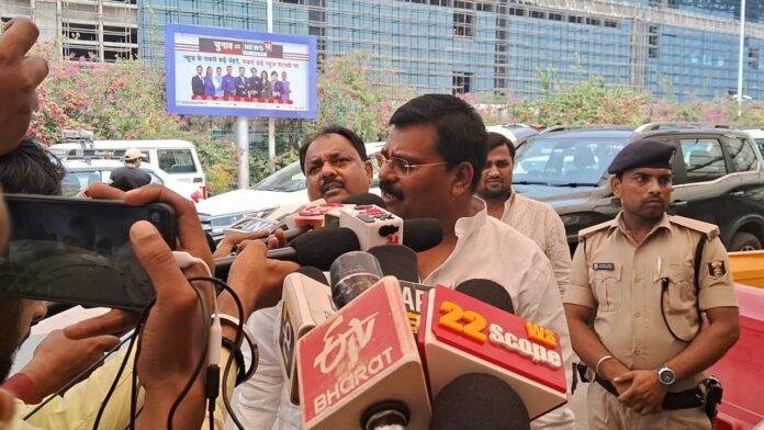 उमेश कुशवाहा ने कहा- खड़गे को चौथे चरण में याद आई बिहार की जनता