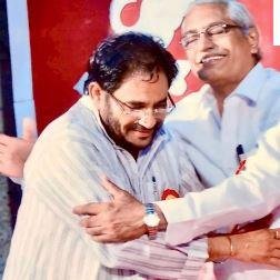 अतुल अनजान का सियासी सफर छात्र आंदोलन से हुआ। वह जेपी आंदोलन के दौरान छात्र राजनीति में आए और अलग पहचान बनाई। वर्ष 1978 में वह लखनऊ विश्वविद्यालय में पहली बार अध्यक्ष निर्वाचित हुए।