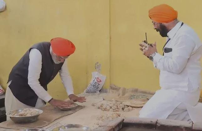 pm aaj PM Modi ने गुरुद्वारे में जाकर मत्था टेका और लंगर सेवा भी की। इस दौरान वह आम सिख श्रद्धालु की तरह ही दिखे और वहां संगत की सेवा करते हुए दिखे।