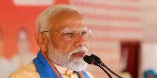 1 जून को अपने निर्वाचन क्षेत्र में होने वाले मतदान के लिए पीएम नरेंद्र मोदी ने वाराणसी के मतदाताओँ के लिए संदेश जारी किया है। इसमें उन्होंने मतदाताओं से विशेष आग्रह किया है। यह आग्रह भोजपुरी में किया गया है। संदेश में पीएम मोदी कहते हैं - काशी के लोगों को 1 जून के दिन मतदान का नया रिकॉर्ड बनाना है। लोकसभा चुनाव के मतदान का दिन आ गया है।
