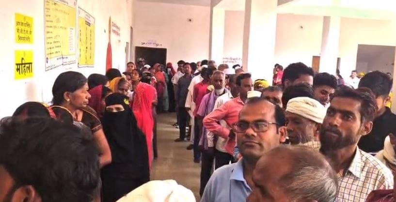 बिहार में दोपहर 1 बजे तक 34.62 फीसदी मतदान की पुष्टि हुई है। 