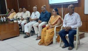 झारखंड स्थित केंद्रीय विश्वविद्यालय (विवि) के कुलाधिपति प्रो. जेपी लाल ने बुलबुल और गुल के बीच का संवाद वाला प्रसंग सुना कर मतदान का महत्व समझाया। 
