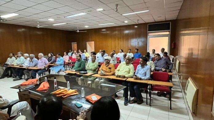 Loksabha Election 2024 : राष्ट्रीय शैक्षिक महासंघ ने प्रतिष्ठित आईआईटी बीएचयू परिसर में प्रबुद्ध जनों और उच्चशिशक्षा से जुड़े विद्यार्थियों को मतदान के प्रति जागरूक करने के लिए एक विशेष बैठक का आयोजन किया।