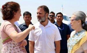 Rahul Gandhi : रायबरेली से किया नामांकन, मां सोनिया गांधी और बहन प्रियंका साथ रहीं मौजूद राहुल गांधी के लिए पार्टी ने अमेठी से ज्यादा रायबरेली को सुरक्षित माना है क्योंकि यह सीट अभी तक कांग्रेस के पास ही है। अमेठी और रायबरेली सीट पर नामांकन की आखिरी तारीख आज है। कांग्रेस के पूर्व अध्यक्ष राहुल गांधी को यूपी से चुनाव लड़ने के लिए पार्टी नेताओं को लंबे समय तक मान मन्नौवल करना पड़ा।