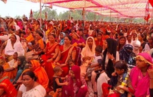 सपा सुप्रीमो अखिलेश यादव ने भाजपा को जमकर आड़े हाथ लिया। कहा कि जो लोग संविधान बदलने निकले हैं, उसकी सरकार बदलने का मन देश की जनता ने बना लिया है। 