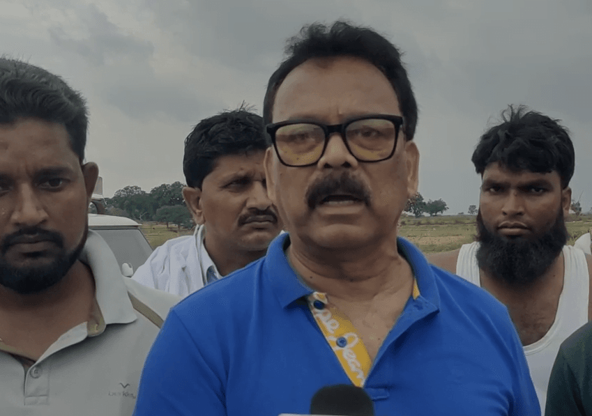 Breaking : लोहरदगा में मिट्टी धंसने से चार मजदूर दबे, सुखदेव भगत पहुंचे घटनास्थल...