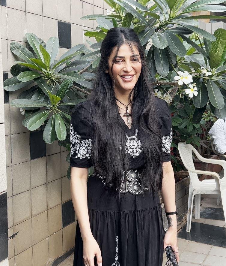  SHRUTI HASSAN