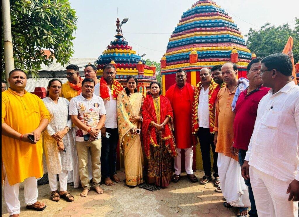 GIRIDIH LOKSABHA : नामांकन से पहले रजरप्पा मंदिर पहुंचे चंद्रप्रकाश चौधरी