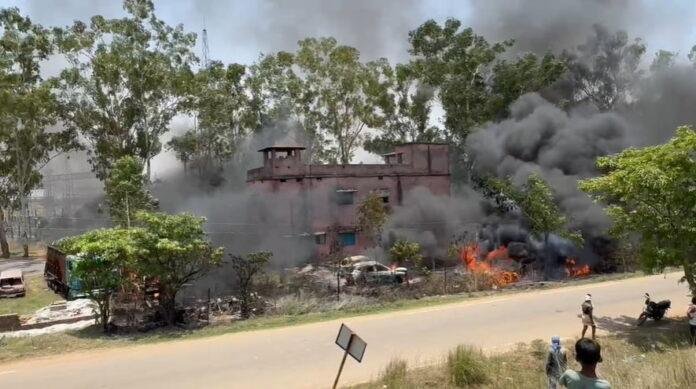 लोहरदगा में भीषण गर्मी का कहर देखने को मिला