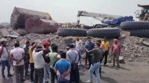 वर्चस्व को लेकर डेको आउटसोर्सिंग पर गोली औऱ बमबाजी