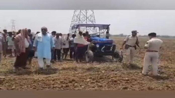 खेत की जुताई करने के दौरान बम ब्लास्ट, बाल-बाल बचे ट्रैक्टर चालक