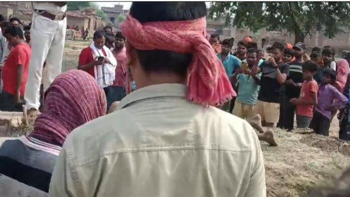 युवक का सिर कटा शव मिलने से इलाके में फैली सनसनी